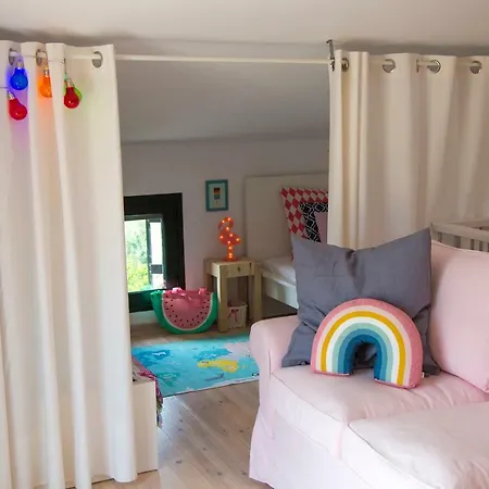Oliva Holiday Homes Lovely Family Maisonette