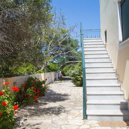 Oliva Holiday Homes Lovely Family Maisonette